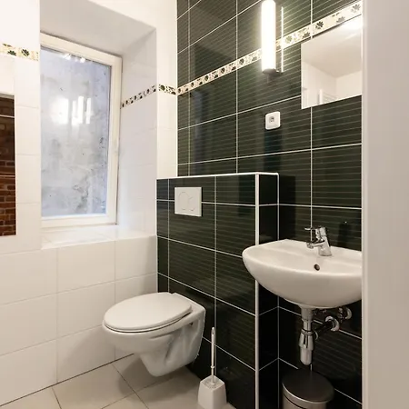 Spacious In Quiet Courtyard Near Charles Bridge Διαμέρισμα