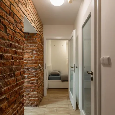 Spacious In Quiet Courtyard Near Charles Bridge Πράγα