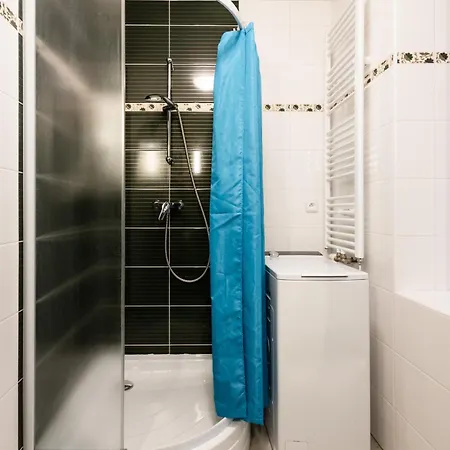 Spacious In Quiet Courtyard Near Charles Bridge * פראג