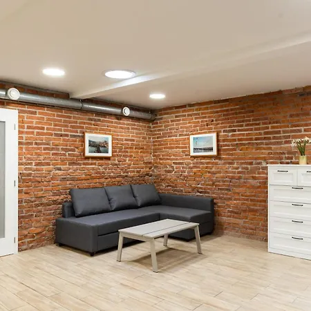 Spacious In Quiet Courtyard Near Charles Bridge *